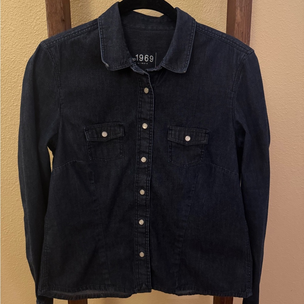 GAP Dark denim pearl snap western shirt